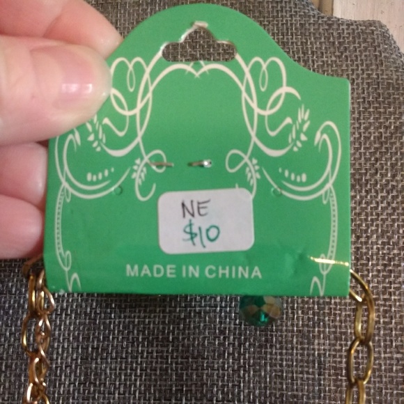 Emerald Green Statement Necklace & Earring Set - Picture 4 of 5